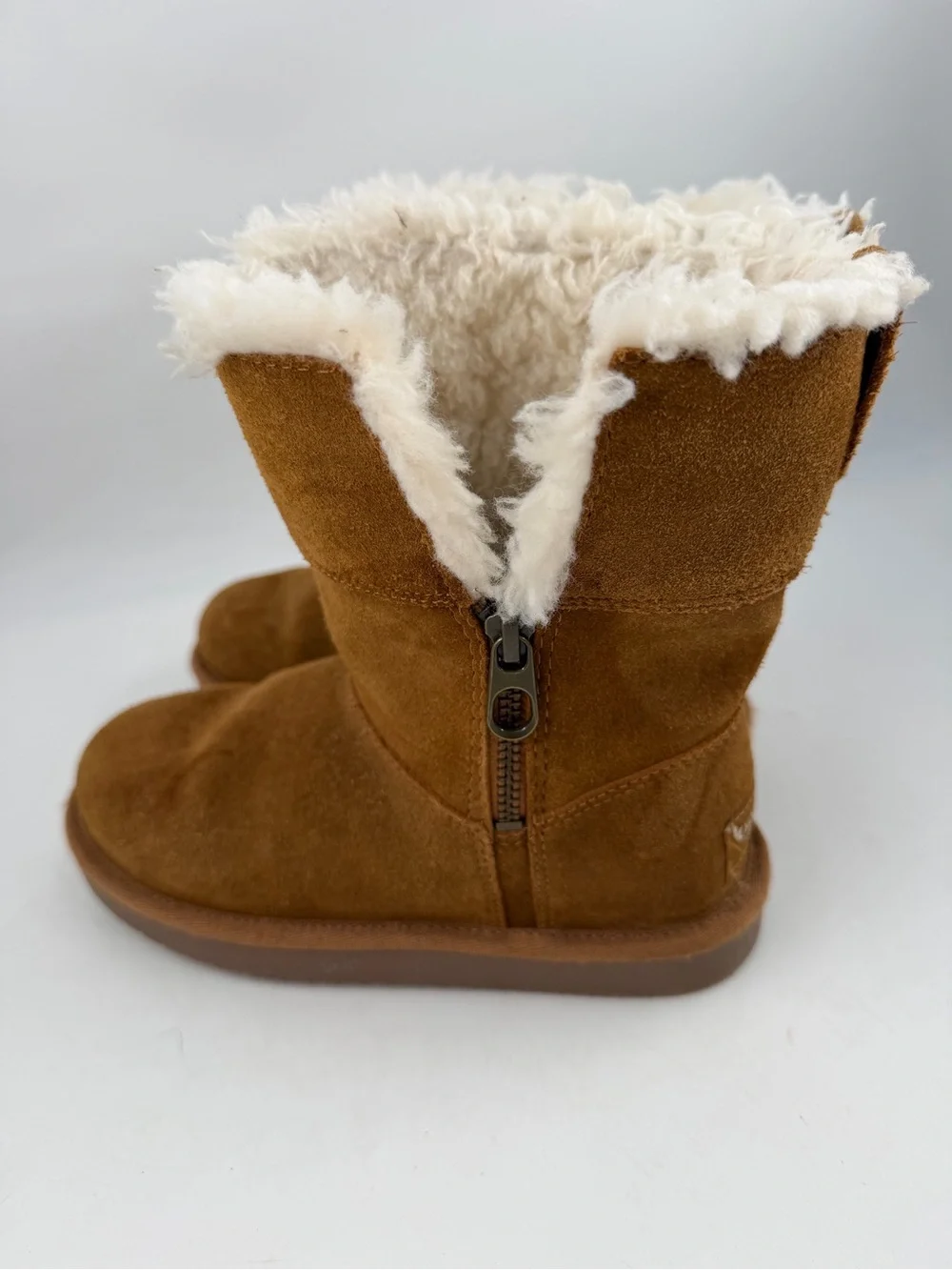 Koolaburra by Ugg Kids Aribel Short - SZ 13- Chestnut Tan Insulated Winter Boots